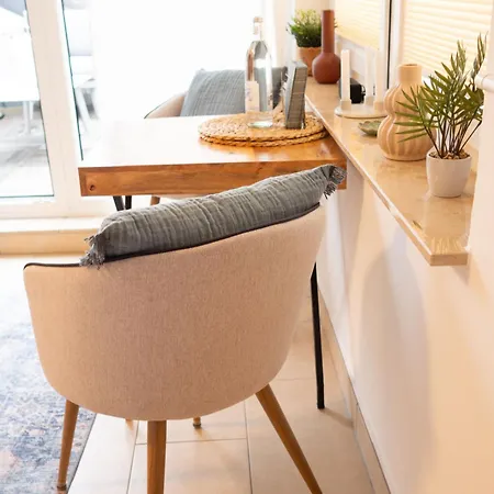 Апартаменти Sunset Oasis - Terrasse, Freies Parken, Zentral, Naehe Bahnhof, Wlan Вюрцбург