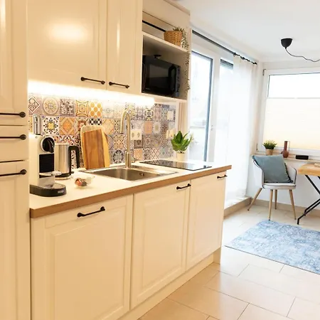 Апартаменти Sunset Oasis - Terrasse, Freies Parken, Zentral, Naehe Bahnhof, Wlan